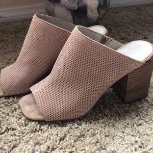 Kenneth Cole leather peep toe mule/heel sz 6